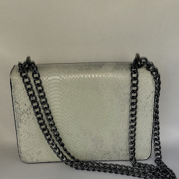 Snake Print Silver & White Chain Strap   Bag - Picture 4 of 10